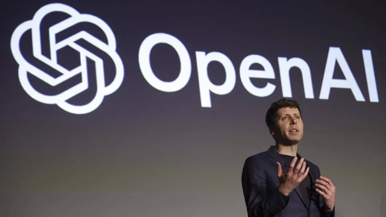 Sam Altman CEO de OpenAI en retrato editorial sobre la pausa de Astra y riesgos de ciberseguridad